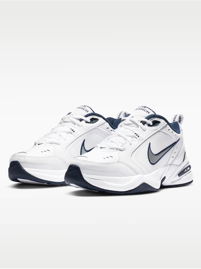 Nike Men’s Size 7 // Women’s Size 8.5 White And Navy Leather Athletic Trainers
